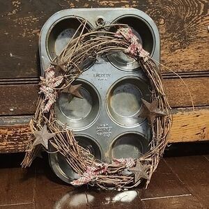 Primitive Grapevine Wreath Arrangement